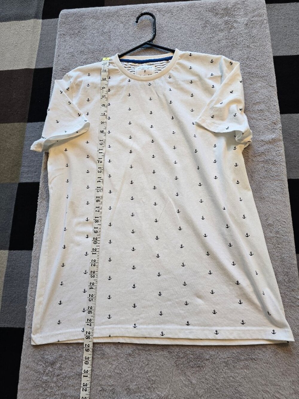 Denim and Flower white T shirt with anker pattern size large - Picture 5 of 6